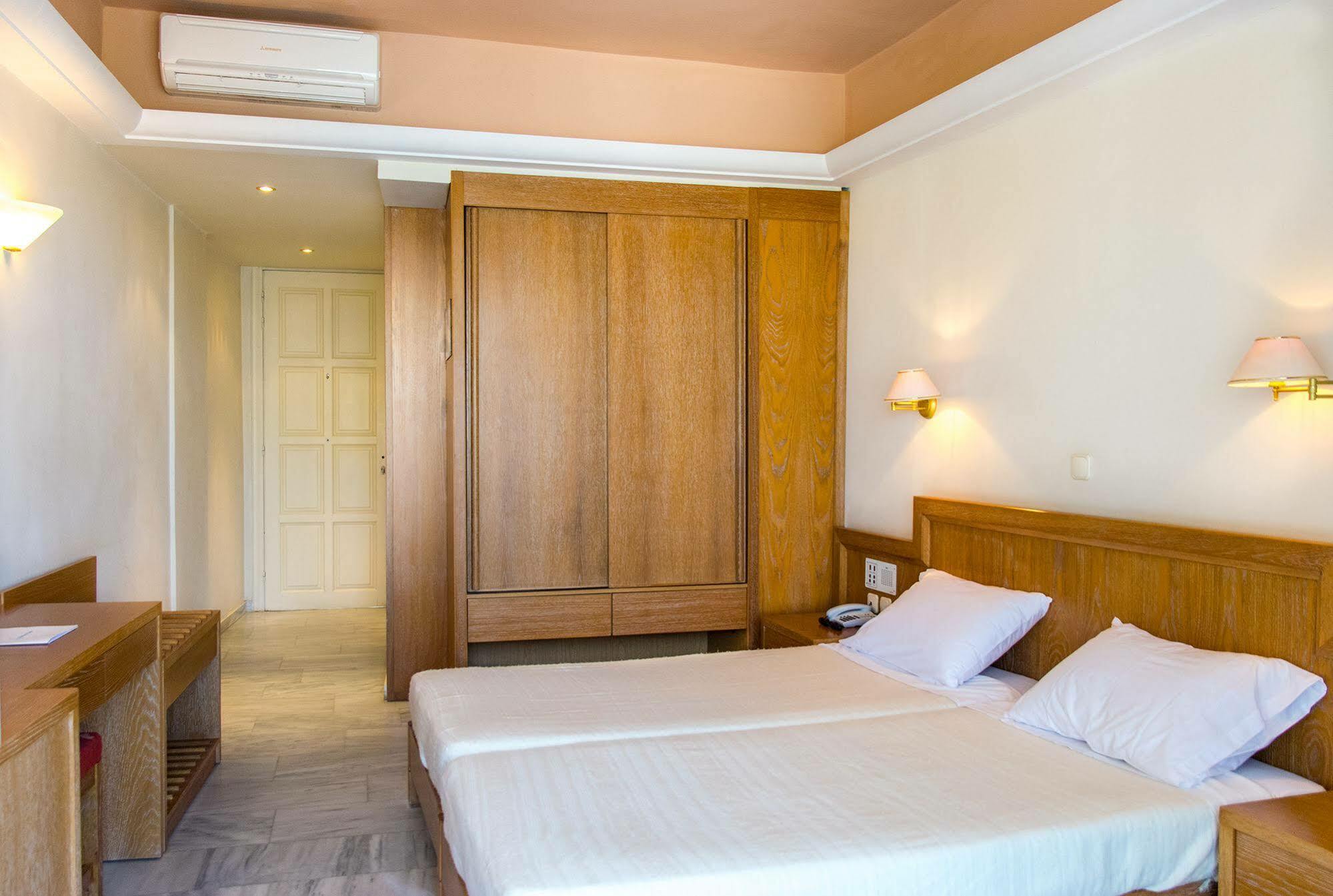Anita Beach Hotel- Adults Only Rethymno  Exterior photo